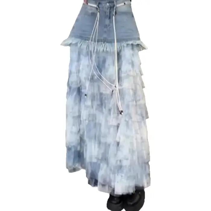 Jupe mini trapèze en jean tie-dye bleu pour femme