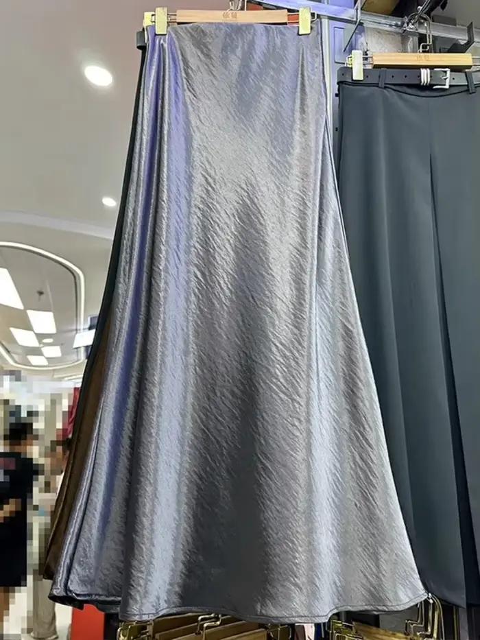 Jupe longue trapèze élégante en satin acétique violet pour femme