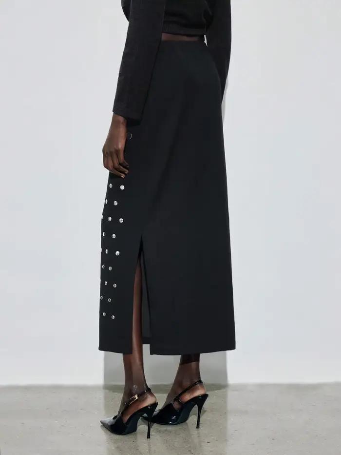 Jupe mi-longue noire à strass thermocollés résistants