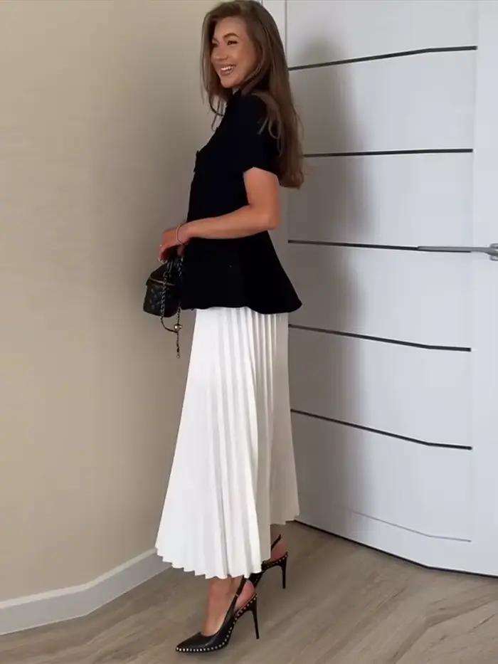 Ensemble jupe élégant pour femme : haut à manches courtes boutonné