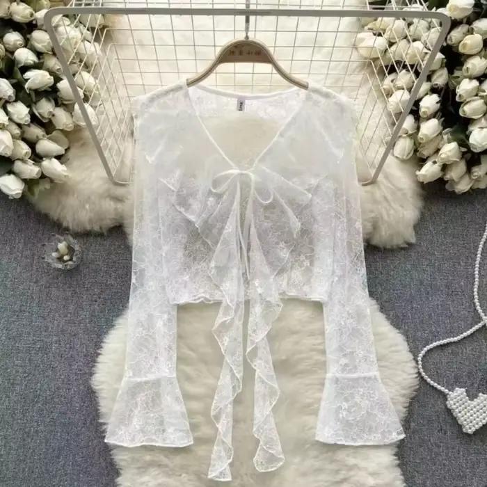 Cardigan court en dentelle pour femmes avec volants et cravate sur le devant style sexy et club été junior ajustement mince composition polyester motifs floraux manche évasée occaions estivales sorties entre amies