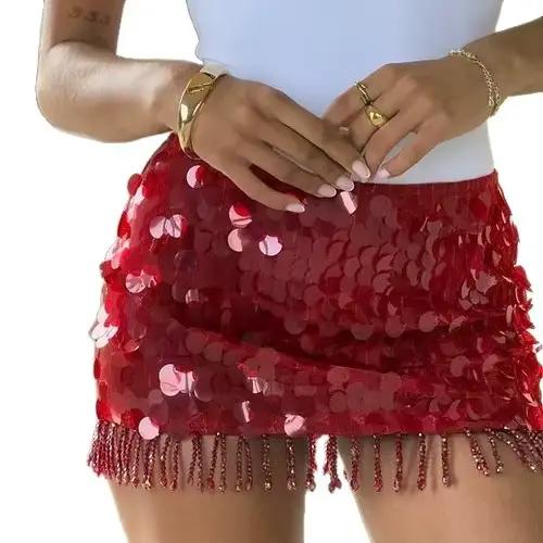 Mini-jupe rouge à paillettes et pompons pour femme