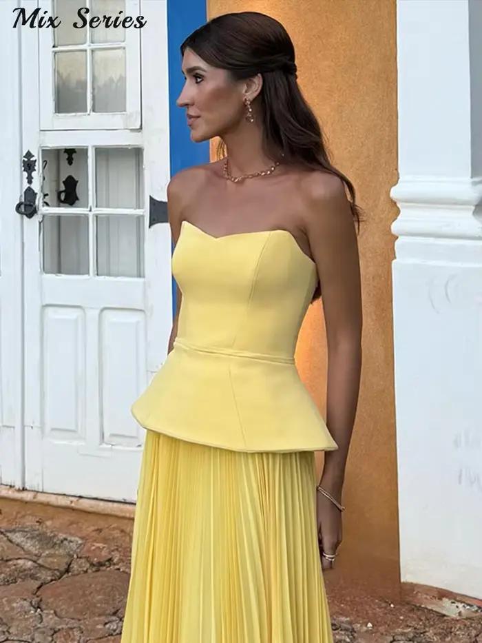 Ensembles de jupes jaunes tendance pour femmes high street avec haut sans manches et jupe plissée pour vacances et soirées spéciales