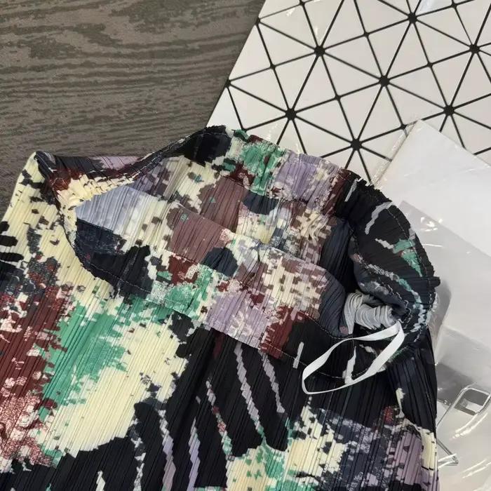 Jupe plissée imprimée Miyake, nouvelle collection été 2026, taille cintrée, imprimé rétro, élégance discrète, coupe ample et polyvalente