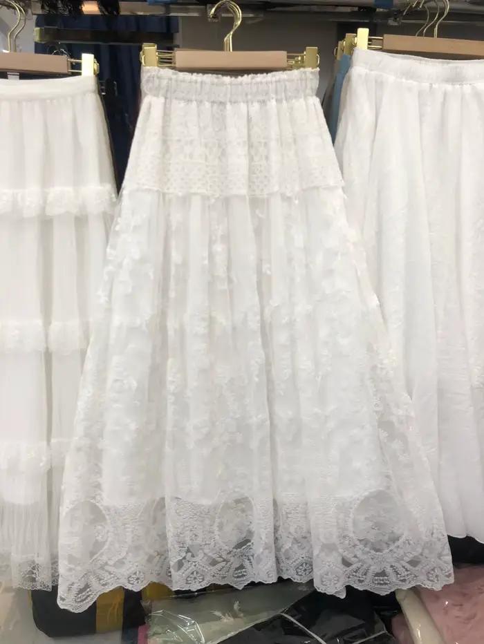 Demi-jupe en dentelle florale brodée pour femme