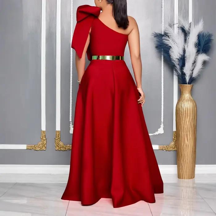 Robe longue élégante à la mode en forme d'arc