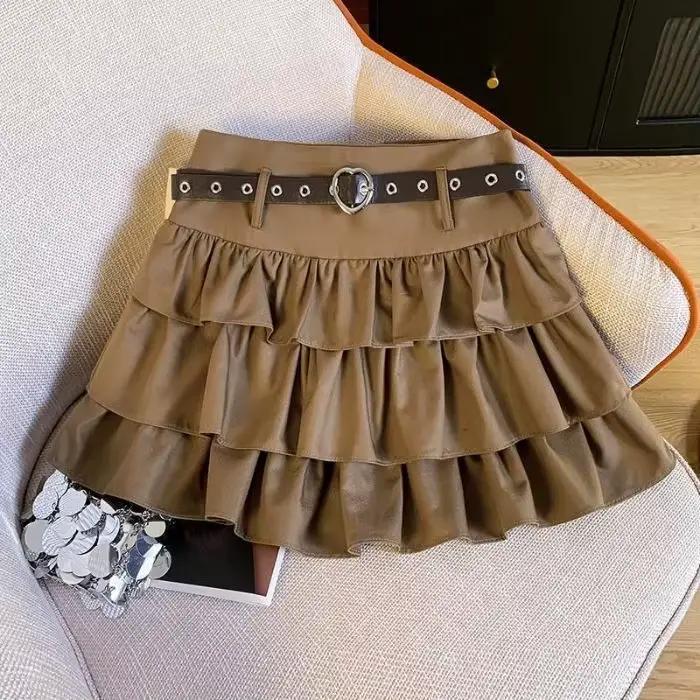 Jupe courte noire en jean à volants pour femme