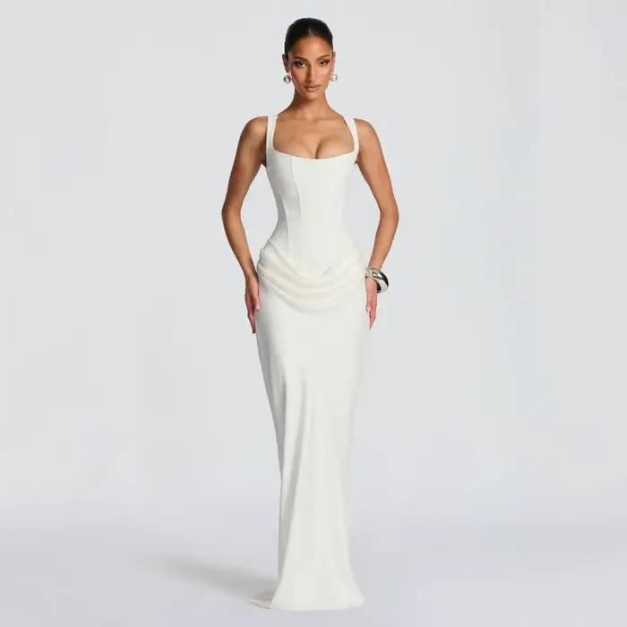 Robe de soirée élégante marron plissée longue à col carré sans manches et épaules dénudées, taille cintrée, coupe ajustée pour femme – Collection été 2026