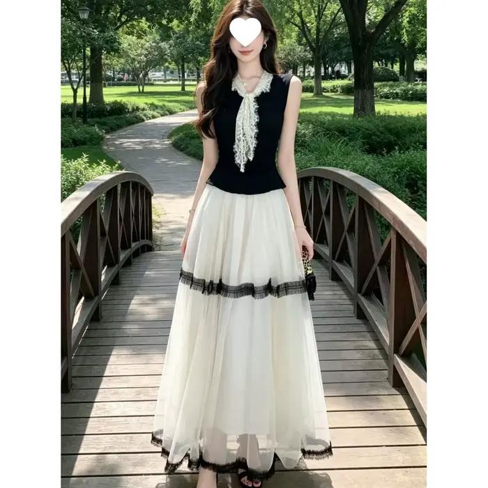 Ensemble élégant jupe longue en maille noire et haut sans manches – Tendance estivale