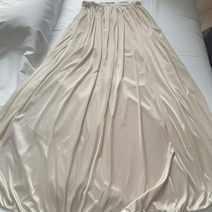 Longueur 90 cm Satin soie Sexy femmes taille haute Maxi jupe ample longs bas