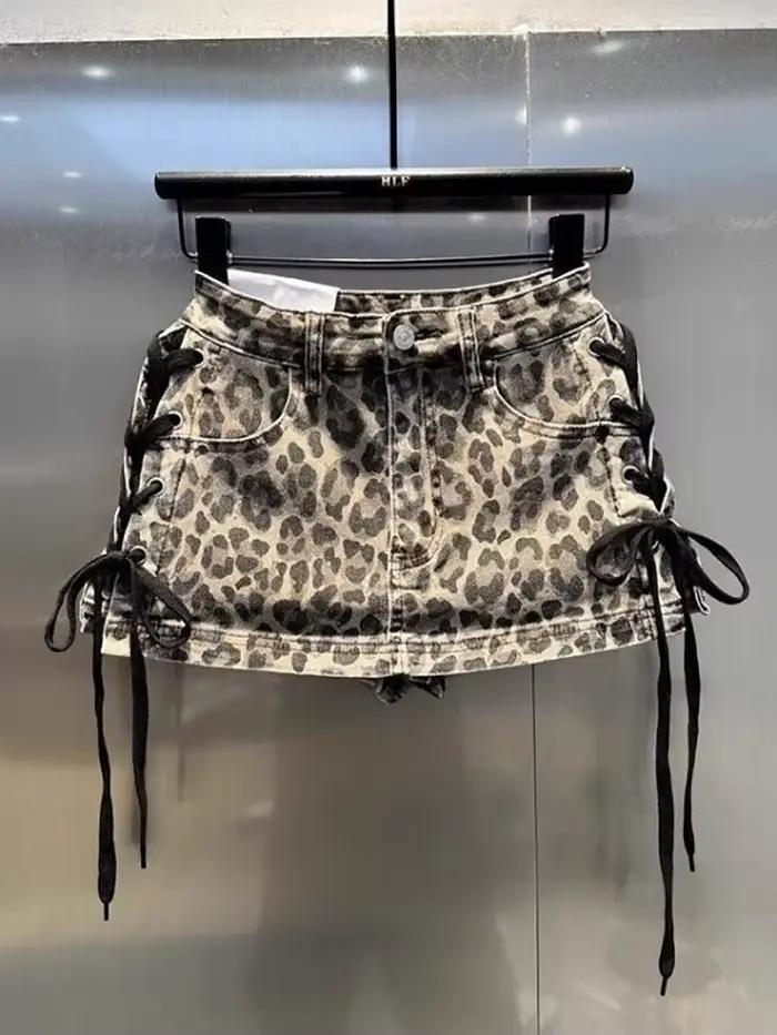 Jupe-short en jean imprimé léopard pour femme, style vintage, mini-jupe moulante à lacets, Y2K, décontractée pour l'été, avec short intégré