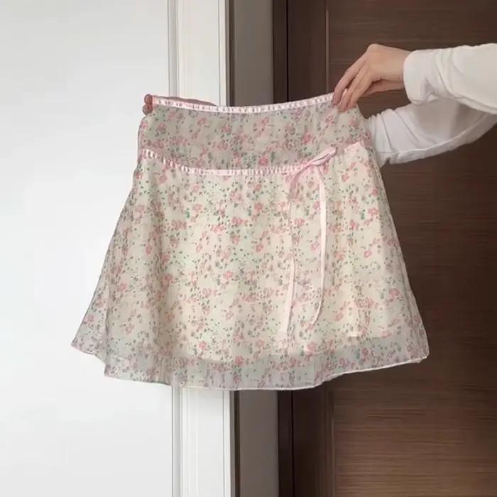 Jupe florale rose douce et élégante pour femme