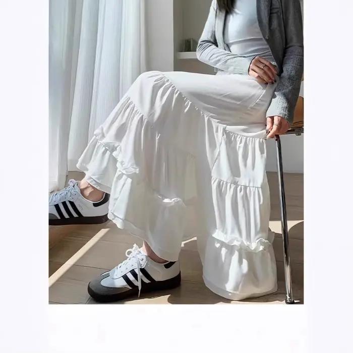 Jupe mini blanche taille haute coupe trapèze pour femme