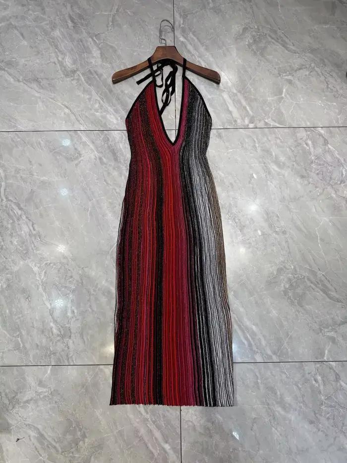 Robe longue tricotée moulante sans manches à col halter et décolleté en V, à rayures et sequins, dos nu, pour femme, rouge ou verte