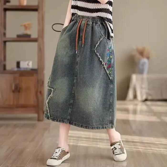 Jupe longue en jean brodée taille haute pour femme