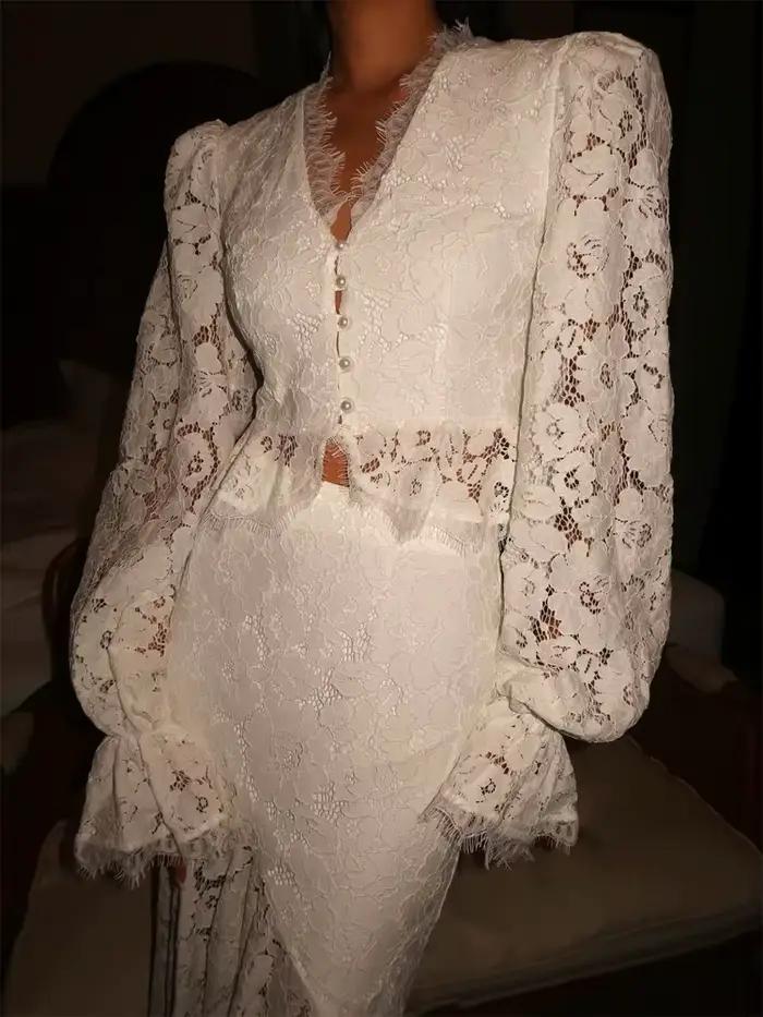 Ensemble jupe longue en dentelle blanche patchwork et haut court slim à manches évasées pour femme occasions spéciales printemps été