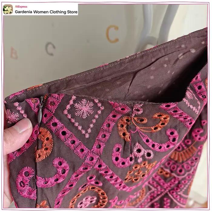 Haut brodé à col rond sans manches et jupe midi évasée assortie style ethnique estival pour femmes juniors occasions spéciales