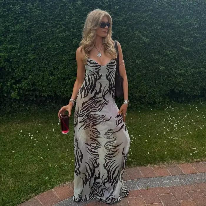 Nouvelle Robe Longue Femme Imprimé Zèbre Col V Sexy Bretelles Ajustées Style Vacances d'Été 2026