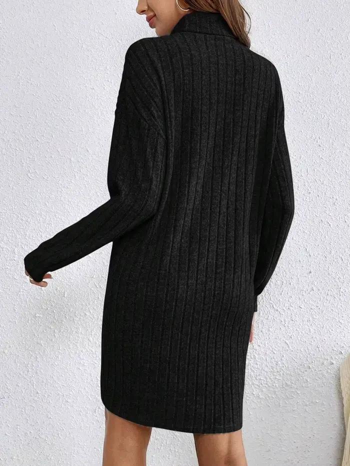 Essentiel pour l'automne et l'hiver! Jupe slim en tricot à col haut avec une conception de rainure qui améliore la texture