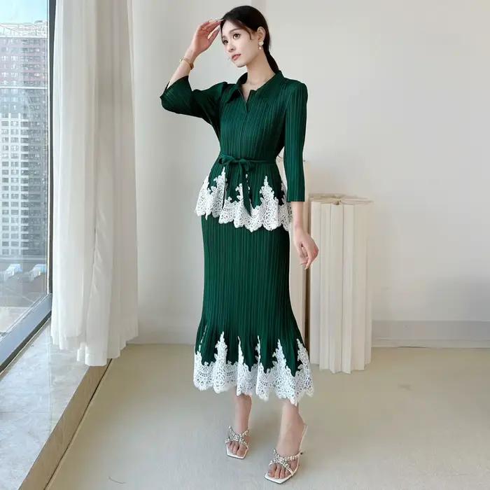 Robe longue sirène plissée verte à col chemise pour femmes élégantes et romantiques pour soirées et cérémonies importantes