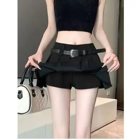 Jupe mini plissée taille haute coupe trapèze avec ceinture