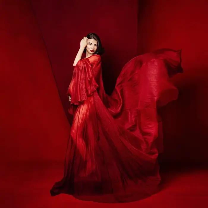 Robe en Tulle doux à manches longues, Style Simple, vêtements pour femmes enceintes, longueur au sol, robe longue à queue, robes de séance Photo de maternité