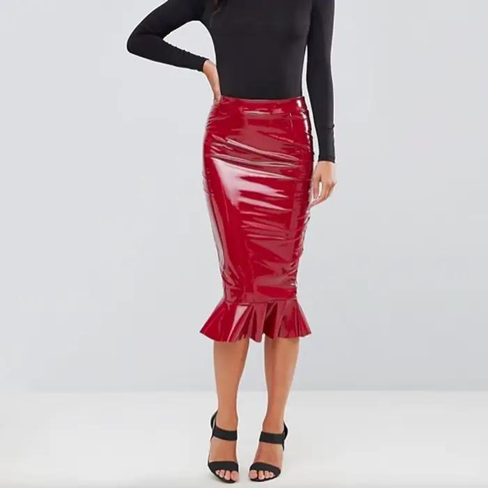 Jupe mi-longue à volants en faux latex pour femmes