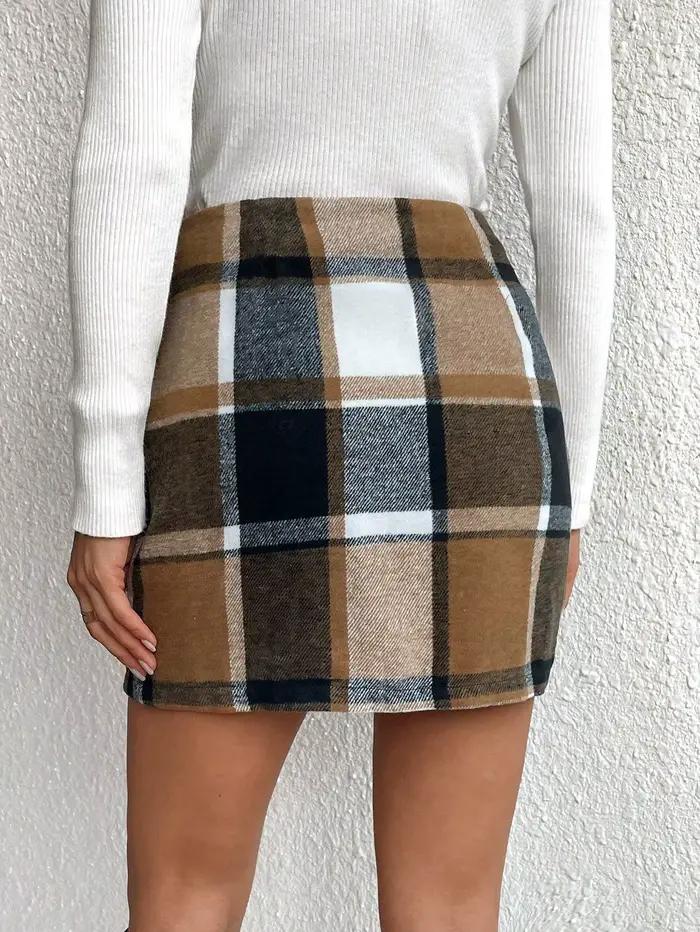Jupe midi courte imprimée à carreaux, adaptée à un usage quotidien en automne et en hiver.
