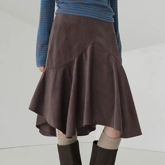 Jupe midi asymétrique design Printemps/Été 2026 style vintage américain