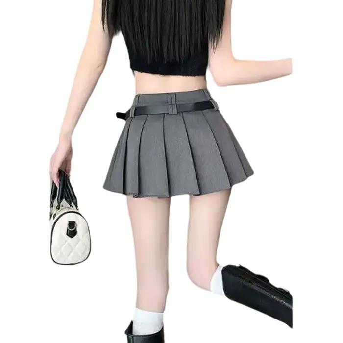 Jupe mini plissée taille haute coupe trapèze avec ceinture