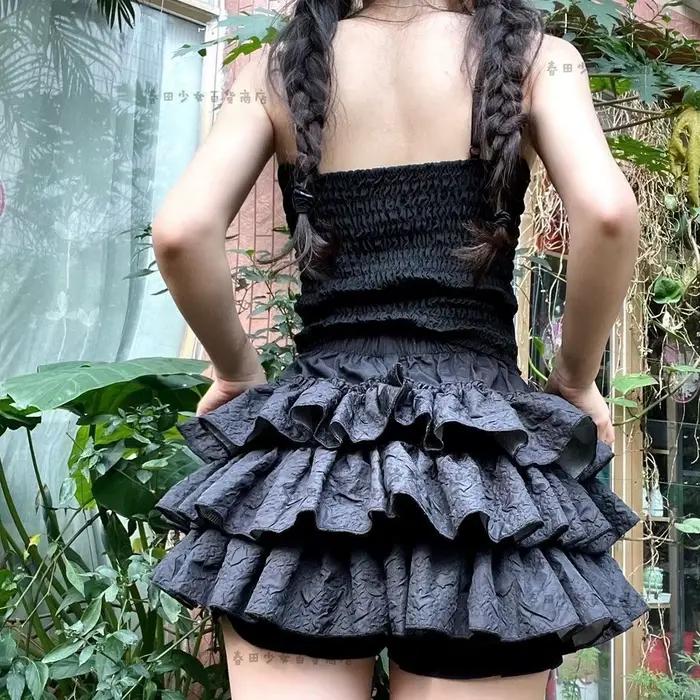 Jupe mini en dentelle à volants style gâteau superposé crémeux