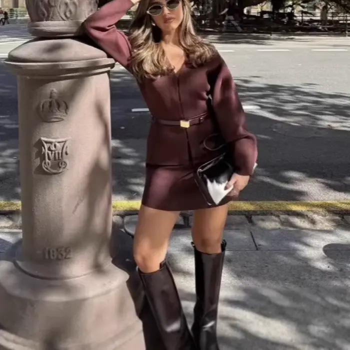 Costume jupe courte veste mince tricotée simple pour femme