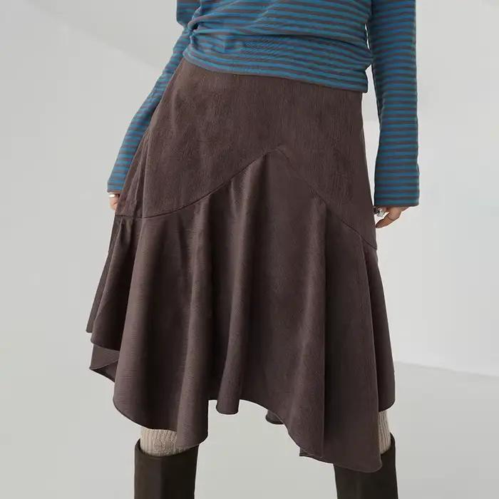 Jupe midi asymétrique design Printemps/Été 2026 style vintage américain
