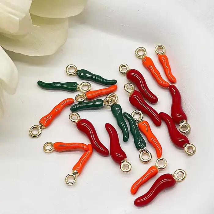 Breloques en forme de piment tridimensionnel, 10 pièces/lot, pour la fabrication de bijoux, fournitures en émail, boucles d'oreilles faites à la main, collier, pendentif DIY