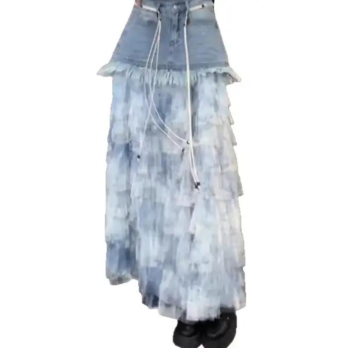 Jupe mini trapèze en jean tie-dye bleu pour femme