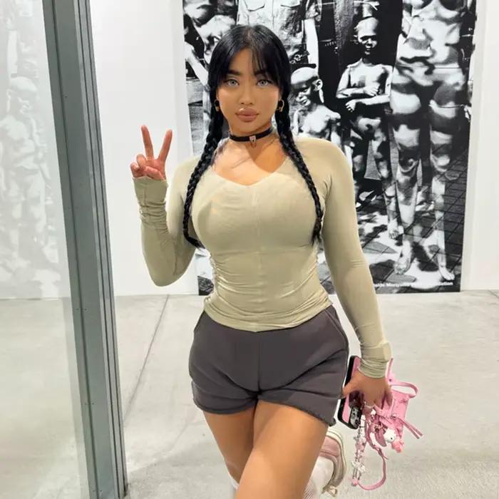 Kylie-Jupe taille invisible minimaliste sur le genou