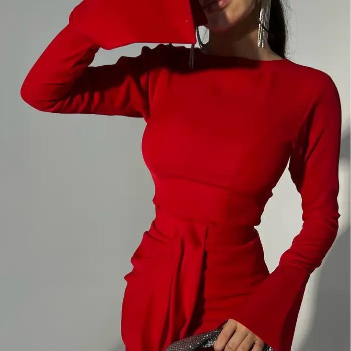 Robe de soirée rouge sexy ajustée à la taille, simple, pour événements formels, bal de promo, avec fente, manches évasées élégantes, pour fête d'anniversaire, tenue féminine