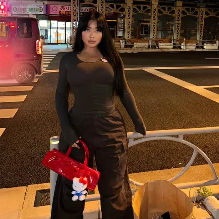 Kylie-Jupe taille invisible minimaliste sur le genou