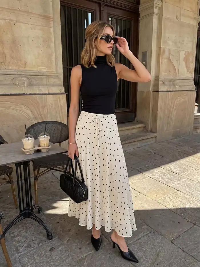 Jupe évasée à volants style français à pois blancs pour femme, taille haute avec cordon de serrage, coupe fluide en A, idéale pour l'été, les vacances, la plage ou le quotidien