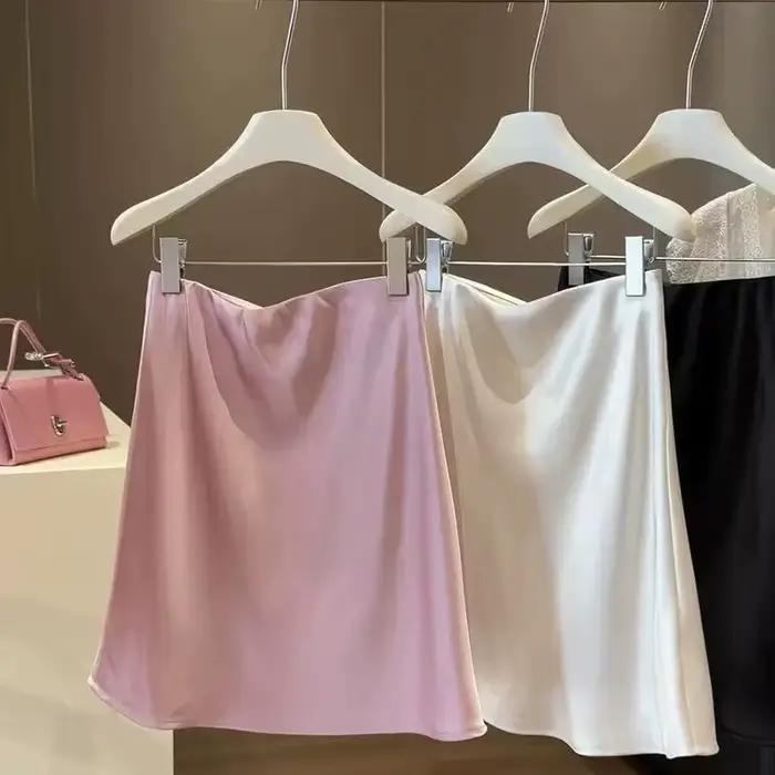 Nouvelle jupe mini élégante en satin pour femme