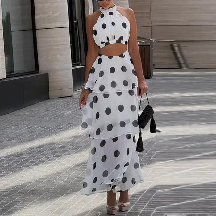 Ensemble jupe et haut à imprimé pois pour les fêtes