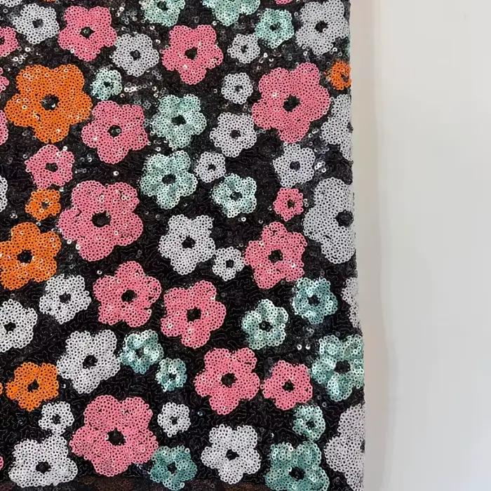Tissu en maille brodé de perles motif fleur de prunier pour la confection de jupes
