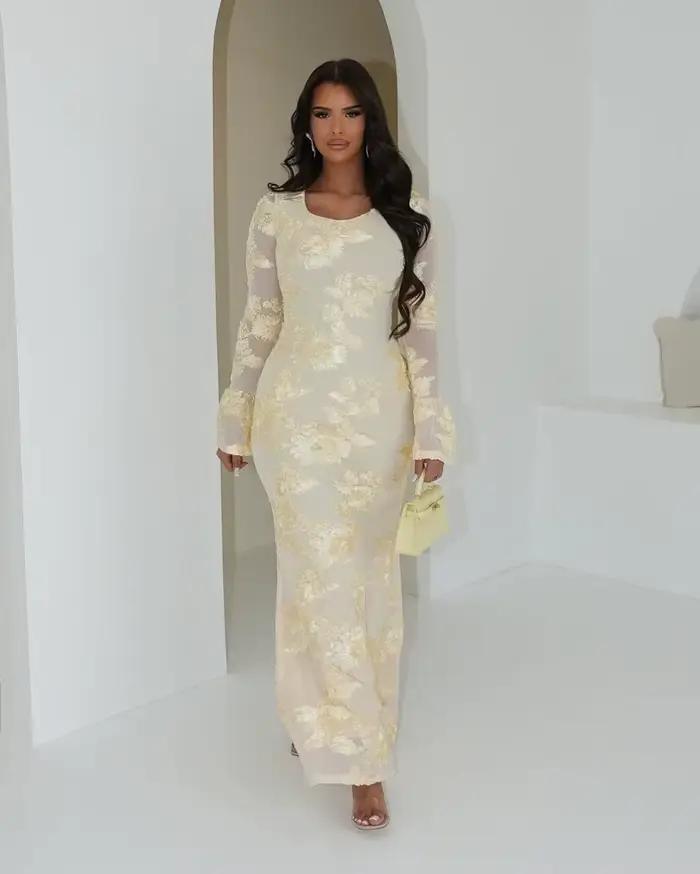 Robe brodée rose élégante de luxe pour femmes