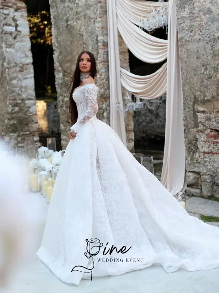 Robes de mariée de luxe Oine en dentelle plissée
