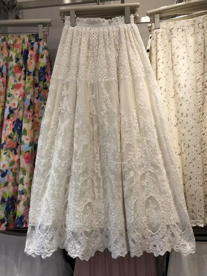 Demi-jupe en dentelle florale brodée pour femme