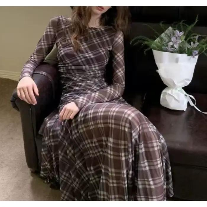 Robe longue élégante à carreaux style décontracté 2026 pour femme, nouvelle collection printemps-automne, taille américaine, pour le marché international