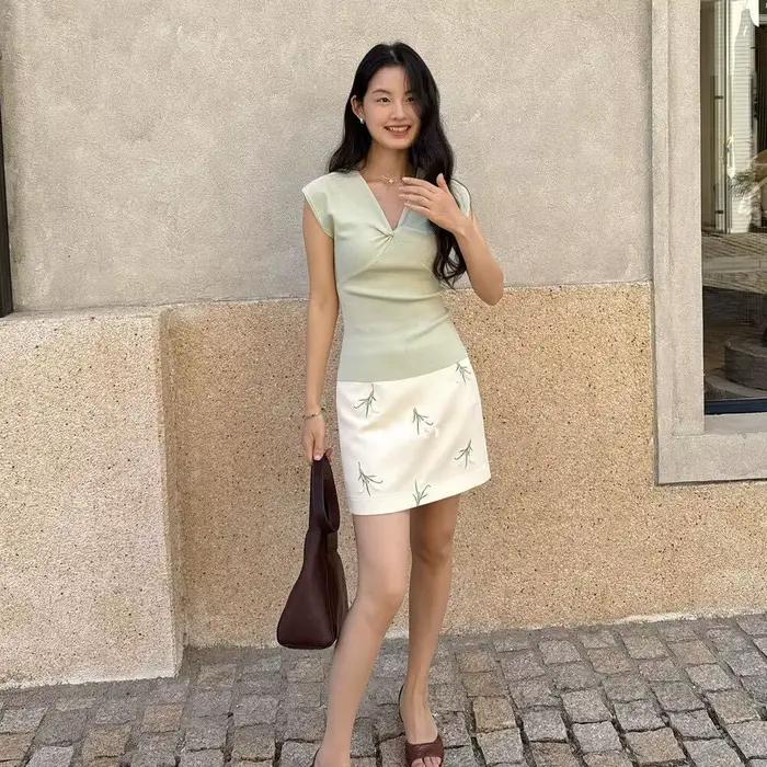 Jupe Courte Femme Été Broderie Florale Style Français Simple Élégante Taille Haute Coupe Droite pour le Travail