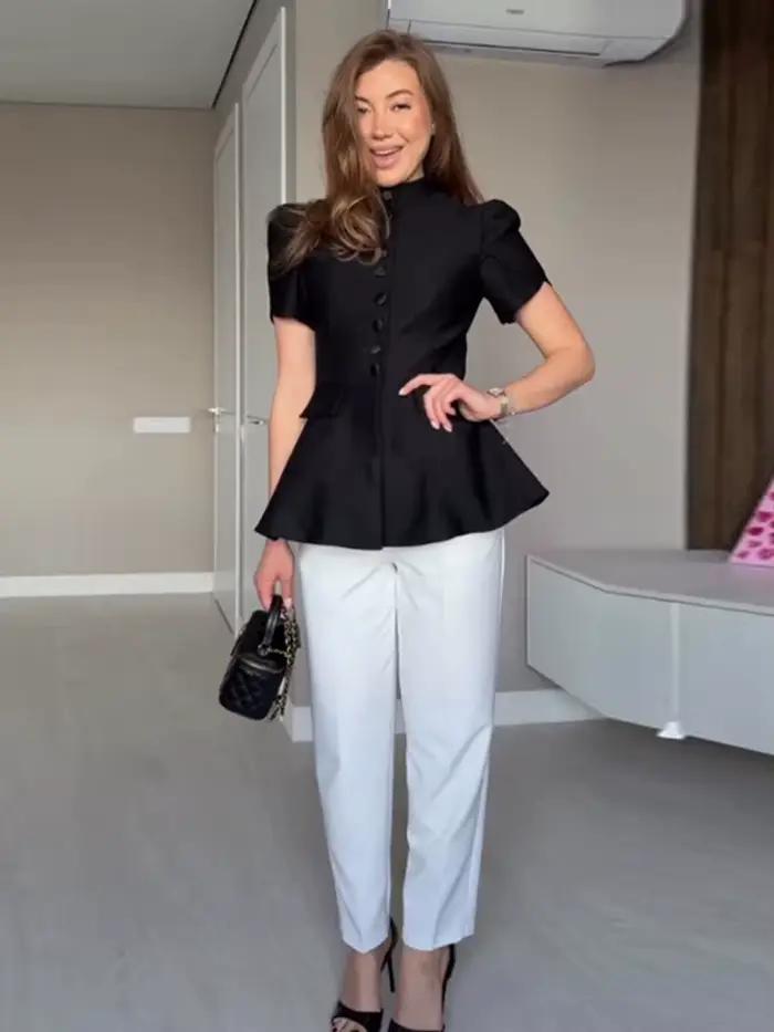 Ensemble jupe élégant pour femme : haut à manches courtes boutonné