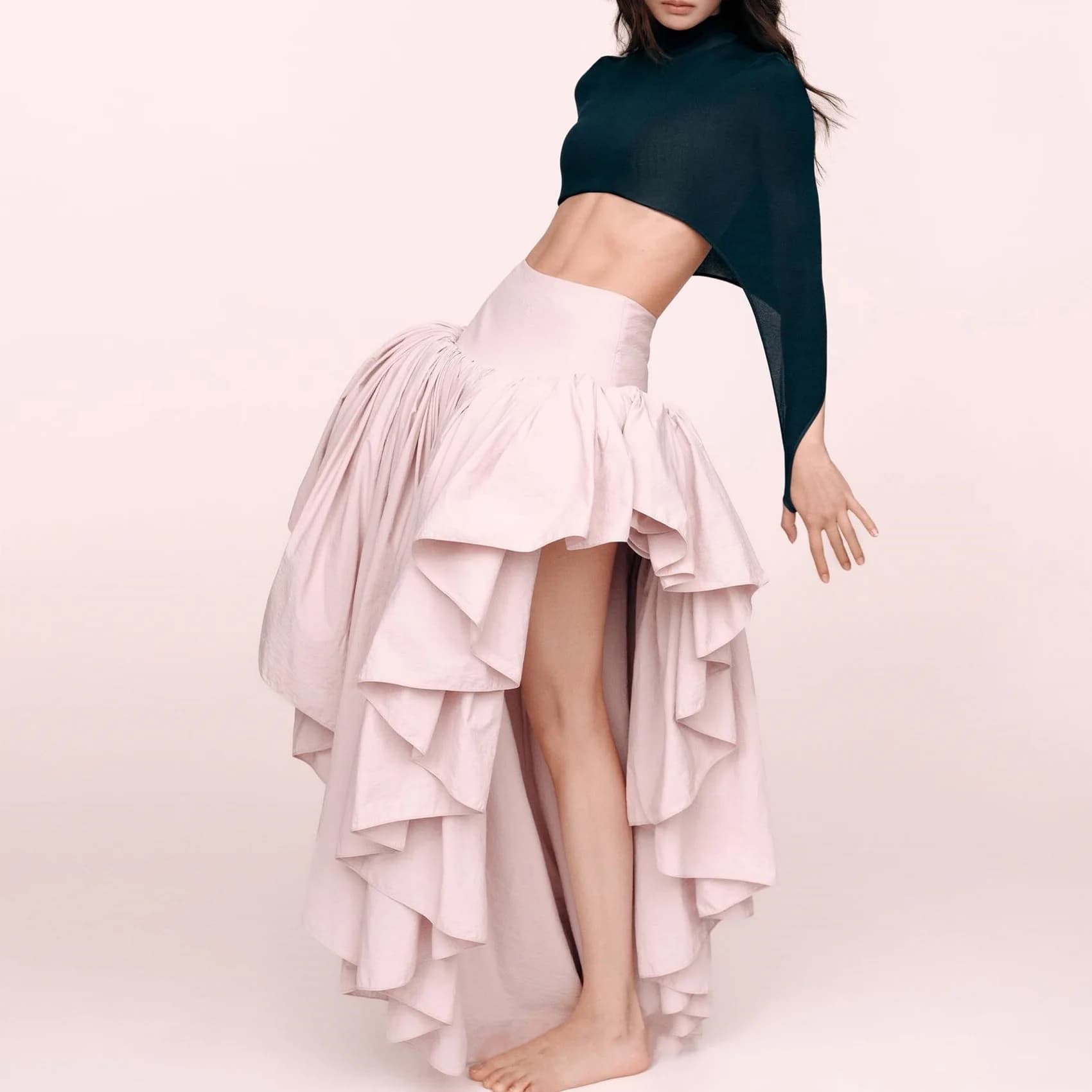 Jupe longue asymétrique rose à volants superposés pour femme, idéale pour les soirées et les clubs