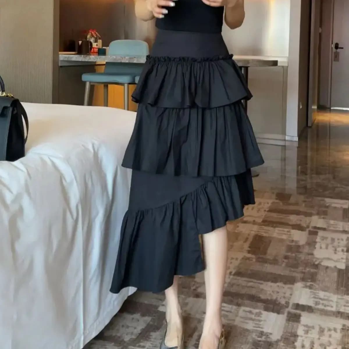 Jupe fendue irrégulière à volants effet feuille, nouvelle collection femme 2026, noire, mi-longue et